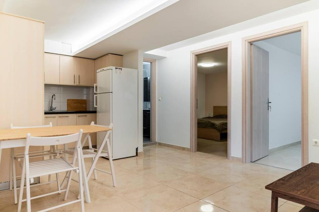 Apartment At Ano Glifada. Atenas Exterior foto